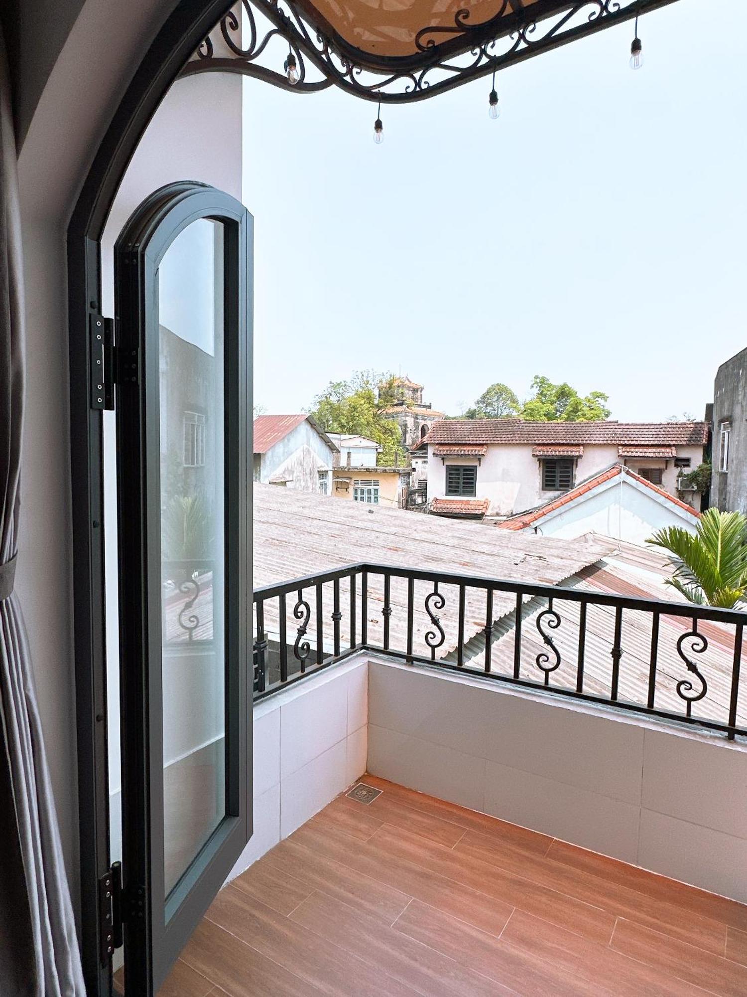 Moon Homestay Thon Kim Long Екстериор снимка