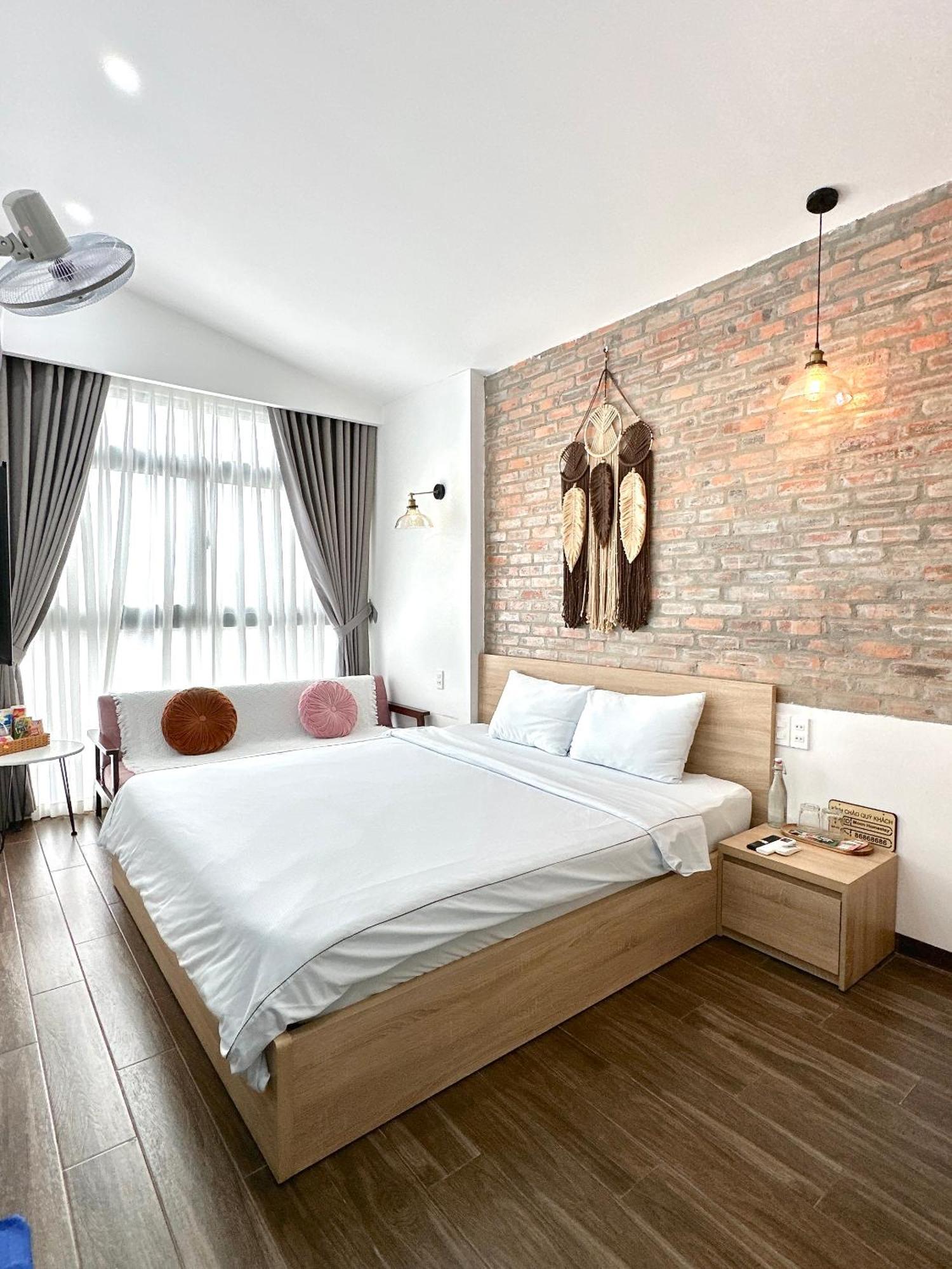 Moon Homestay Thon Kim Long Екстериор снимка