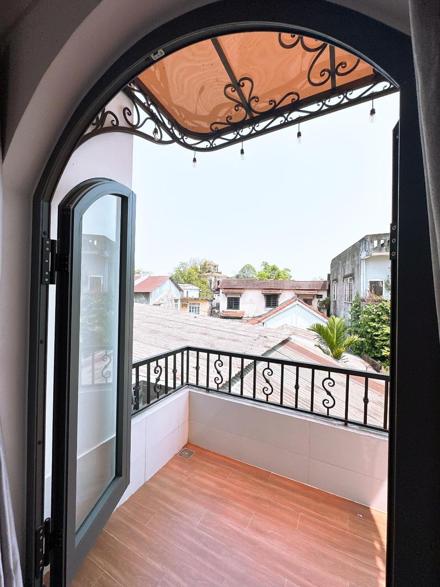 Moon Homestay Thon Kim Long Екстериор снимка