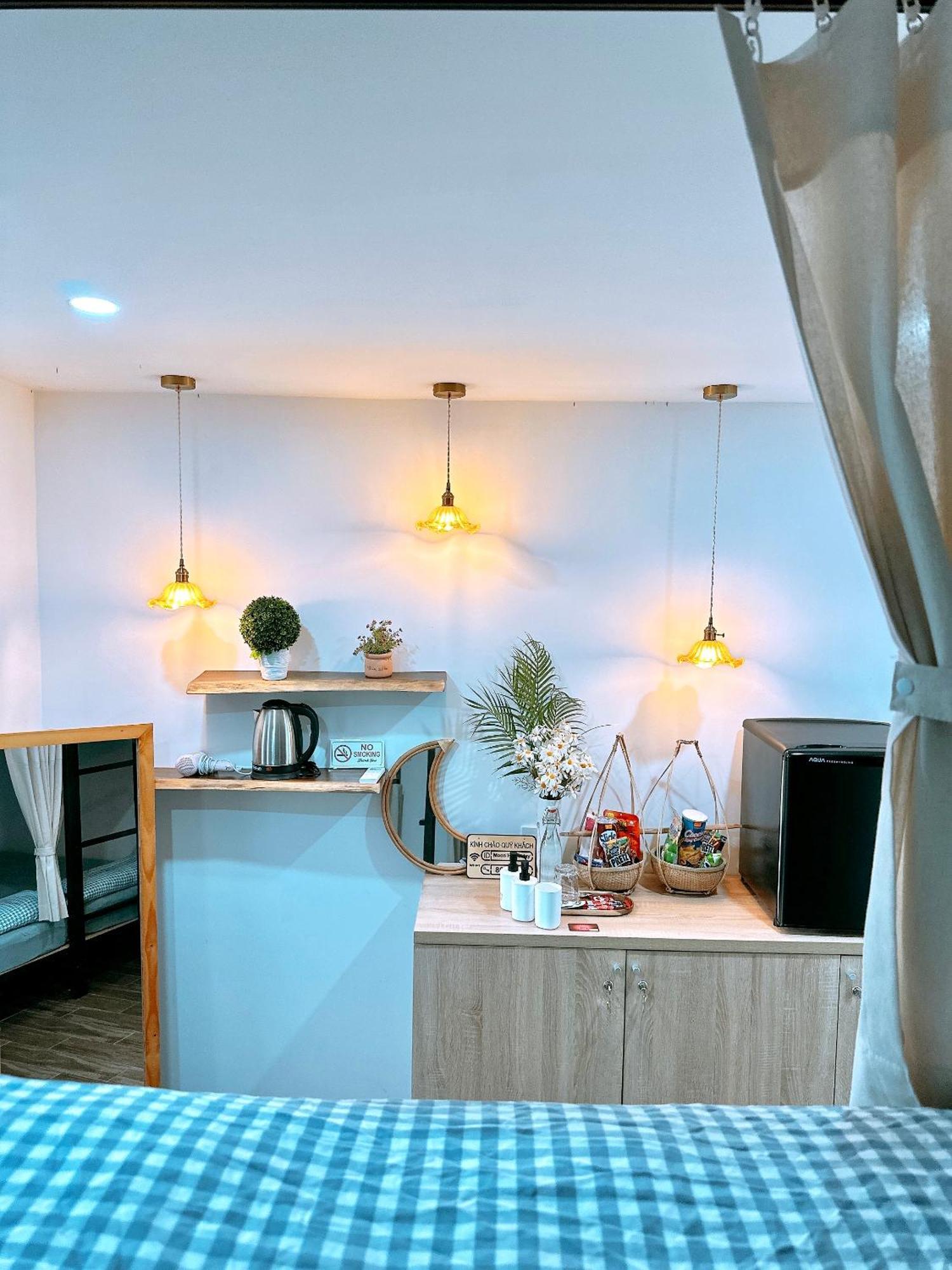Moon Homestay Thon Kim Long Екстериор снимка