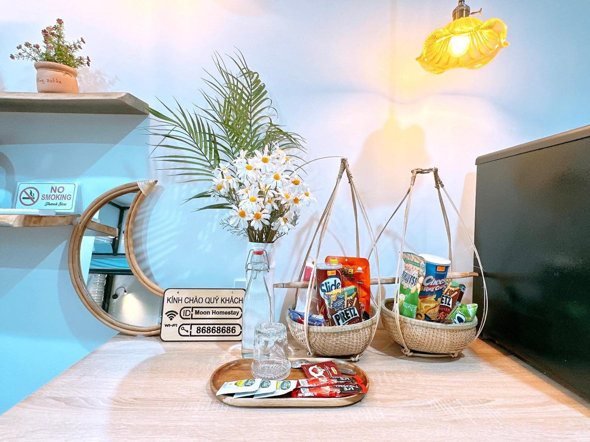 Moon Homestay Thon Kim Long Екстериор снимка